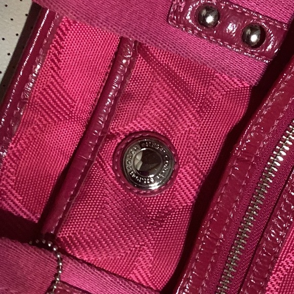 Coach logo bag GUC - Picture 4 of 11